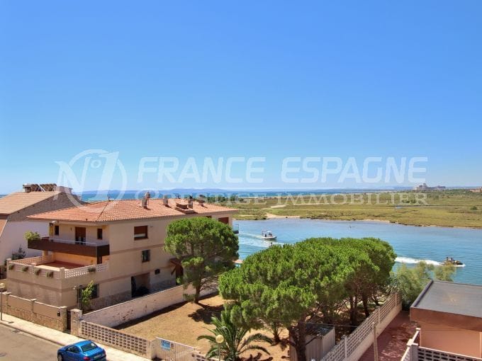 immo rosas: studio bon investissement, vue mer  canal, résidence avec piscine