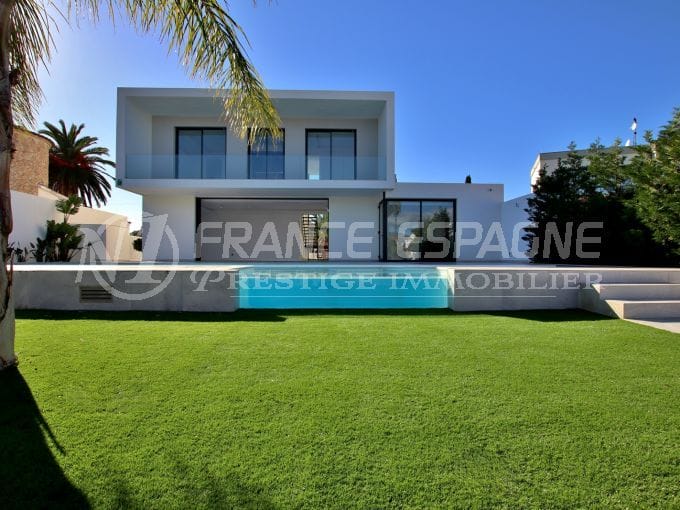immo empuriabrava:  magniifique villa 334 m² avec amarre 19 m, grand canal, expo sud, piscine, garage