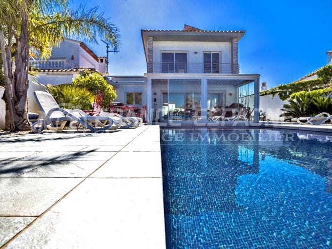 maison a vendre empuria brava, 4 chambres 210 m², moderne avec piscine privée
