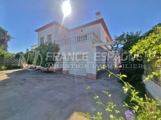 immobilier empuria brava: villa 8 pièces 289 m² amarre, plage 900m, proche toutes commodités