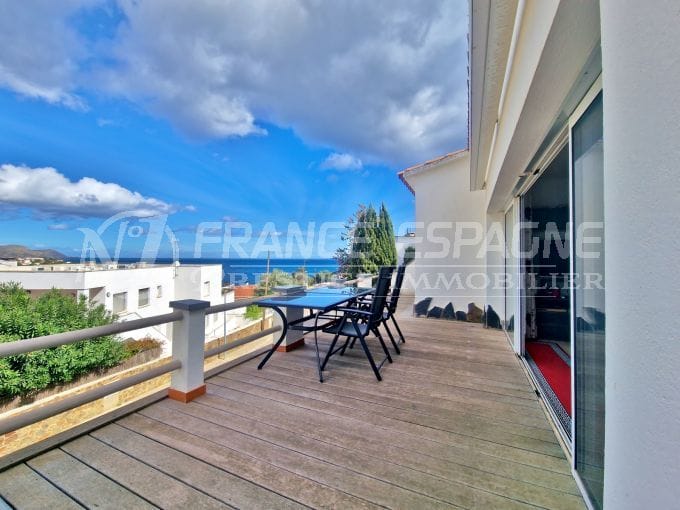 appartement a vendre rosas, 4 pièces vue sur mer 60 m², jardin, garage et plage 500m