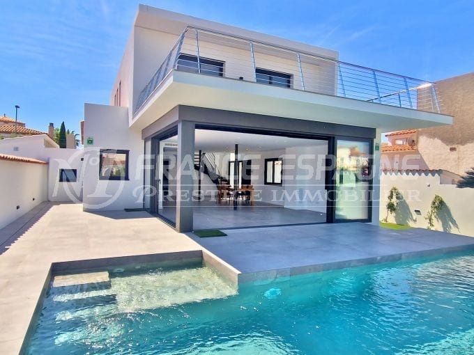 immobilier empuria brava: villa 5 pièces contemporaine 344 m², vue canal, secteur apprécié
