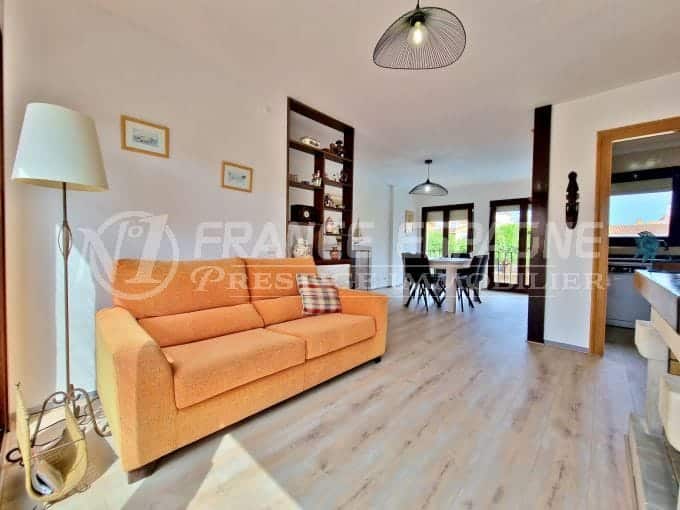 immobilier empuria brava: appartement 4 pièces rénové 72 m², plage et commerces 100m